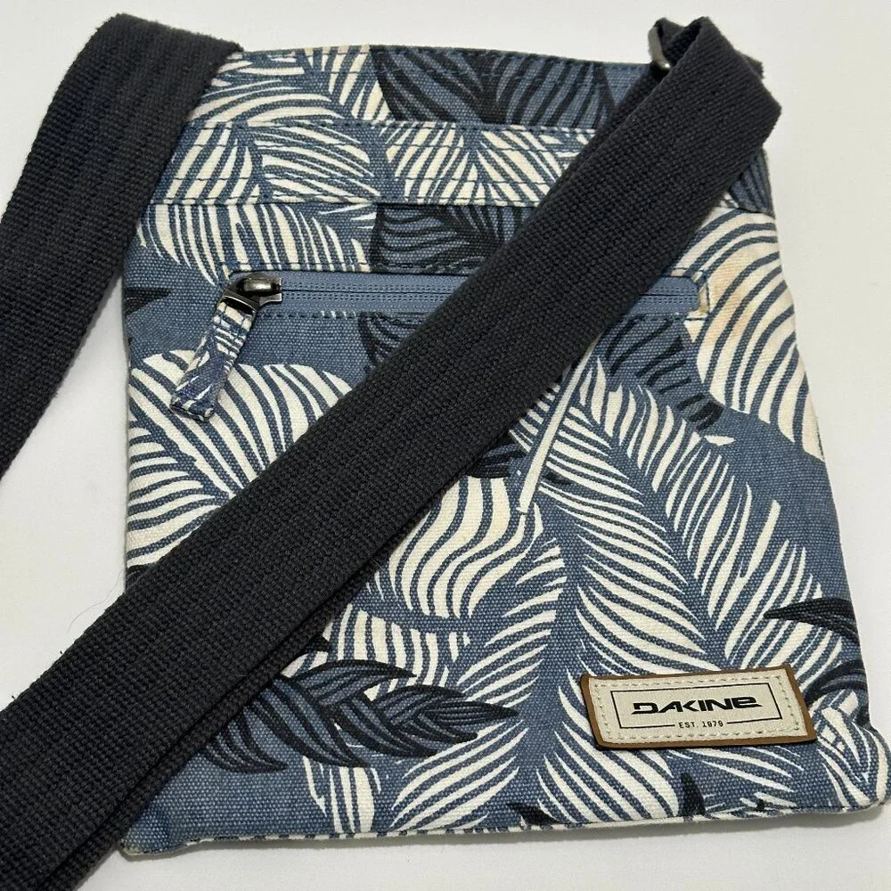 Dakine Jive Crossbody Bag in Breezeway Canvas - GREAT CONDITION - Picture 6 of 6